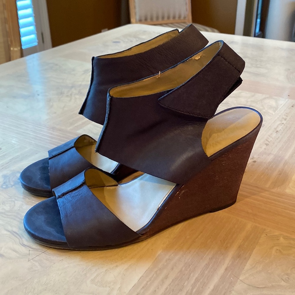 Women’s Nine West, wedge sandal, size 8 1/2